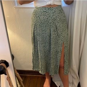 H&M Green flower printed midi skirt with slit